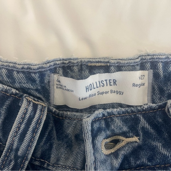 Holister Low Rise Super Baggy Jeans - Picture 6 of 6